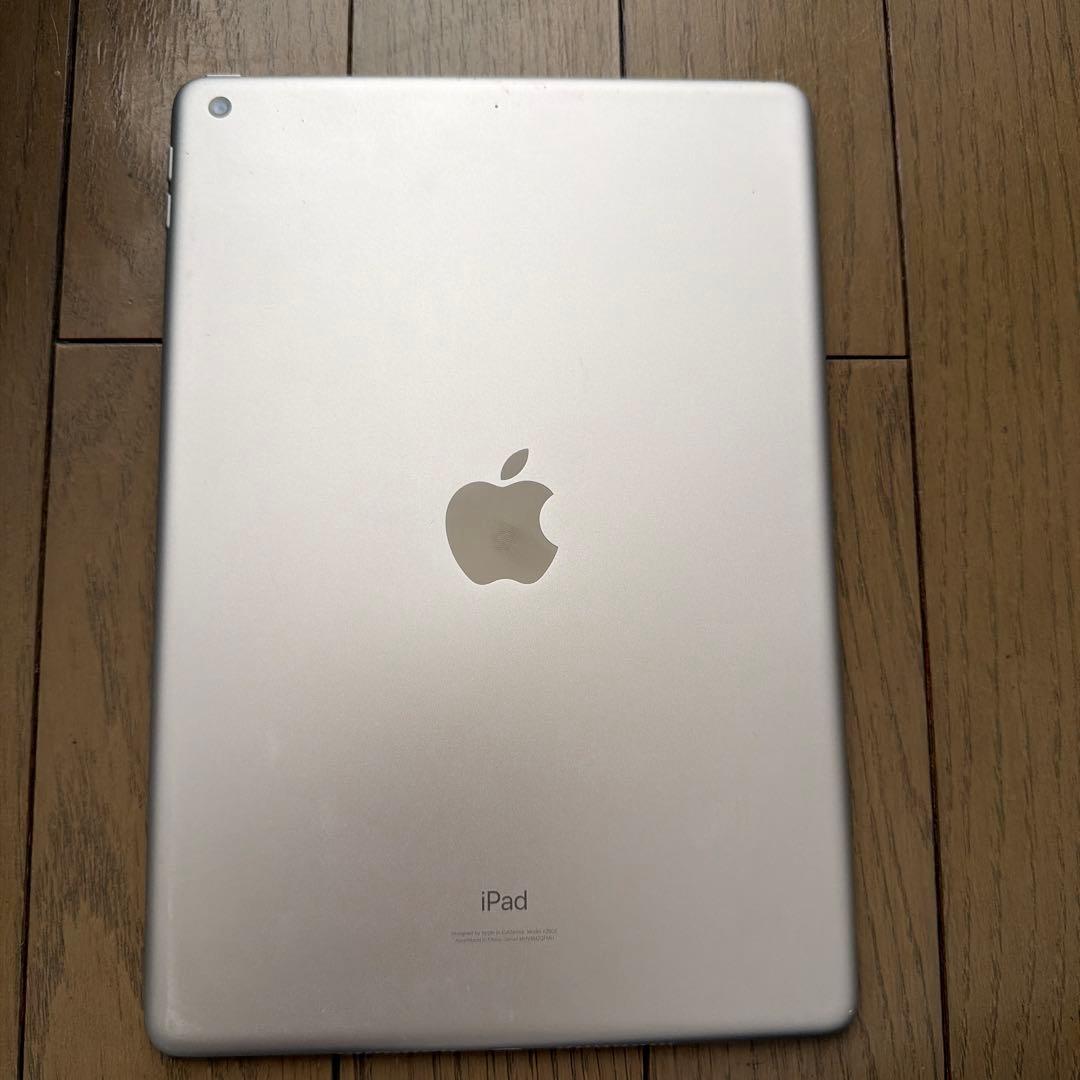 Apple iPad 10.2インチ シルバー 本体　第九世代