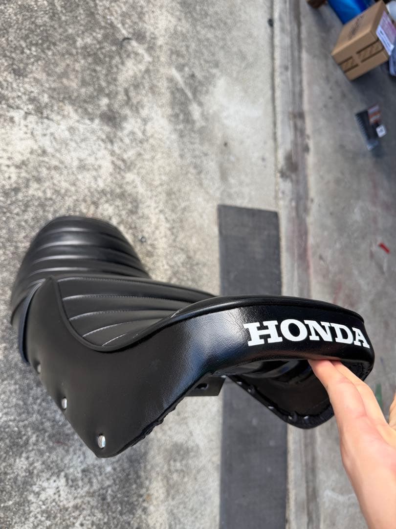 いしちゃん Cb250n 用 タックロール ほぼ未使用