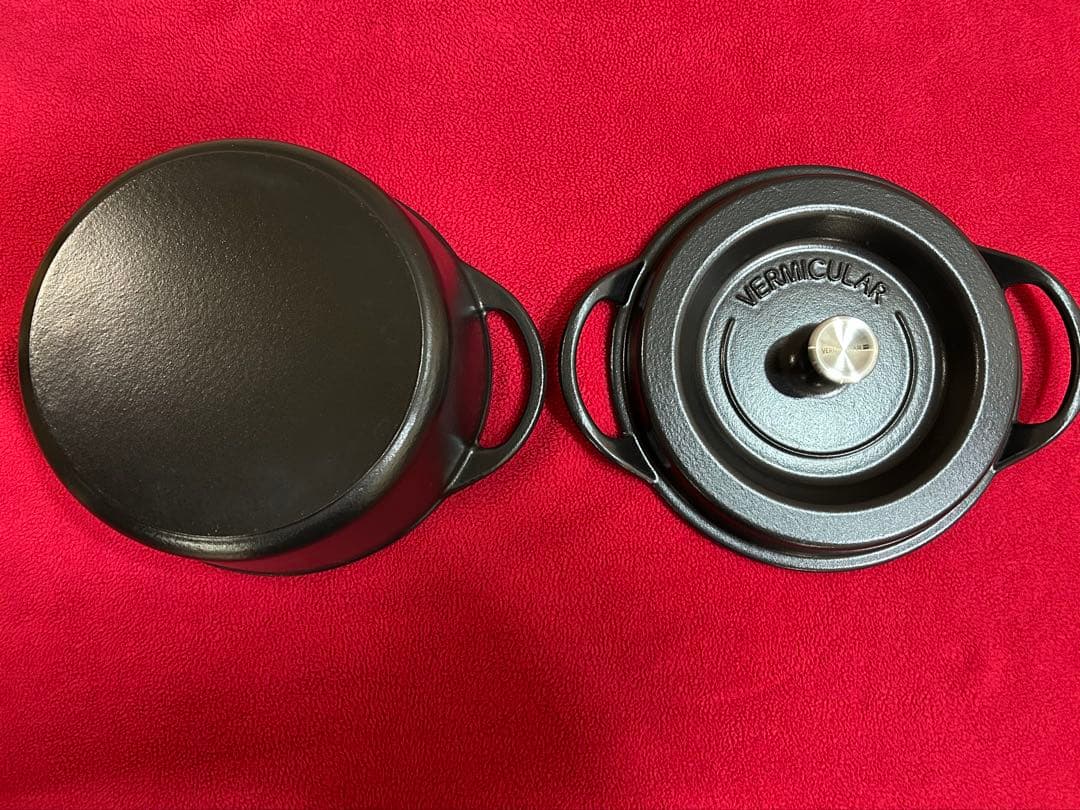 バーミキュラ　オーブンポットラウンド 22cm
