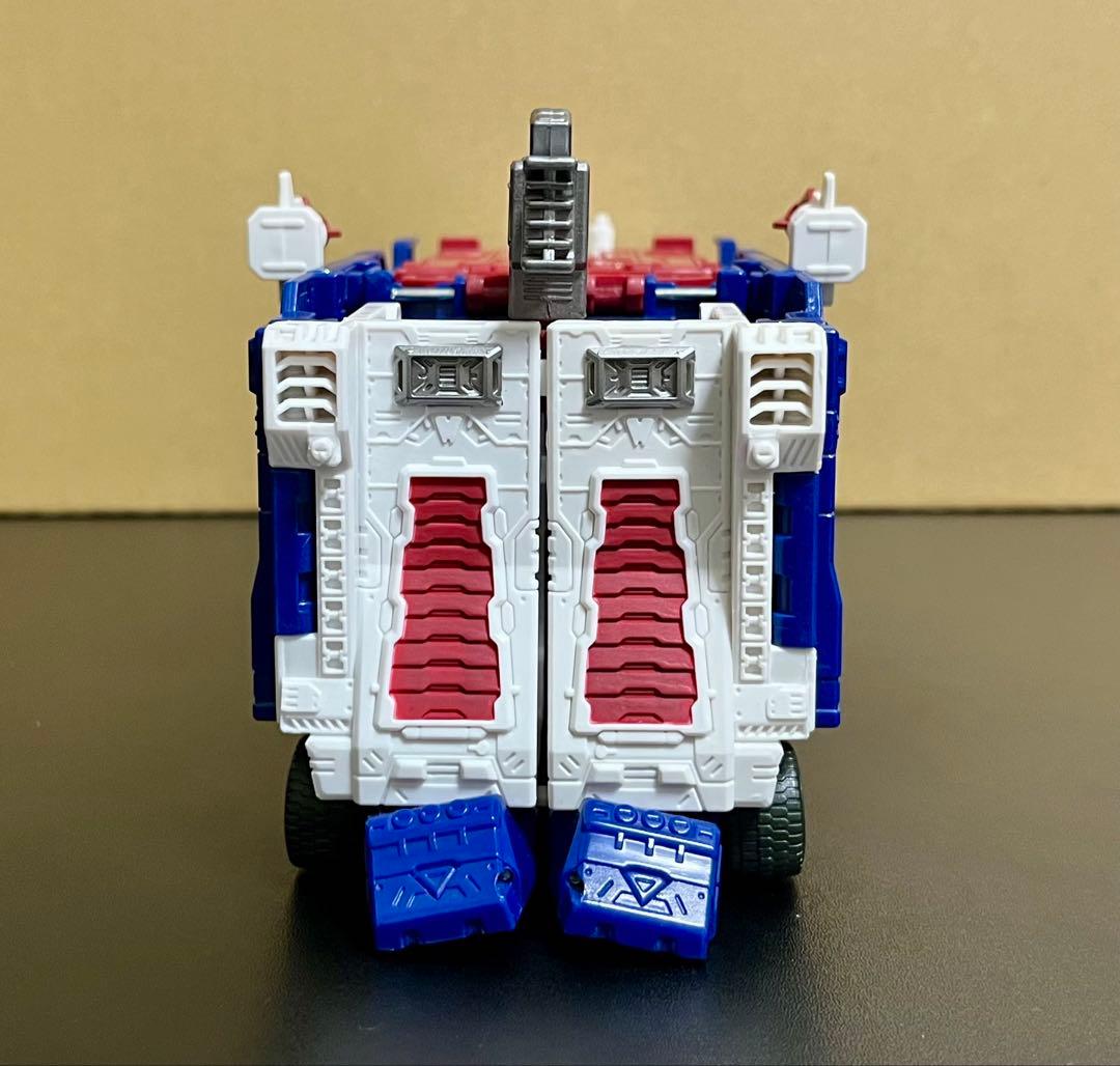 KD-11 ウルトラマグナス トランスフォーマー