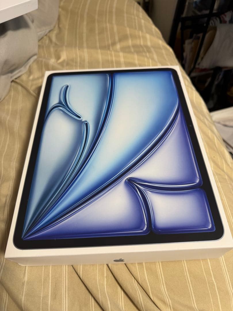 iPad Air 13インチ(M3) 128GB Wi‑Fi ブルー + 他2つ