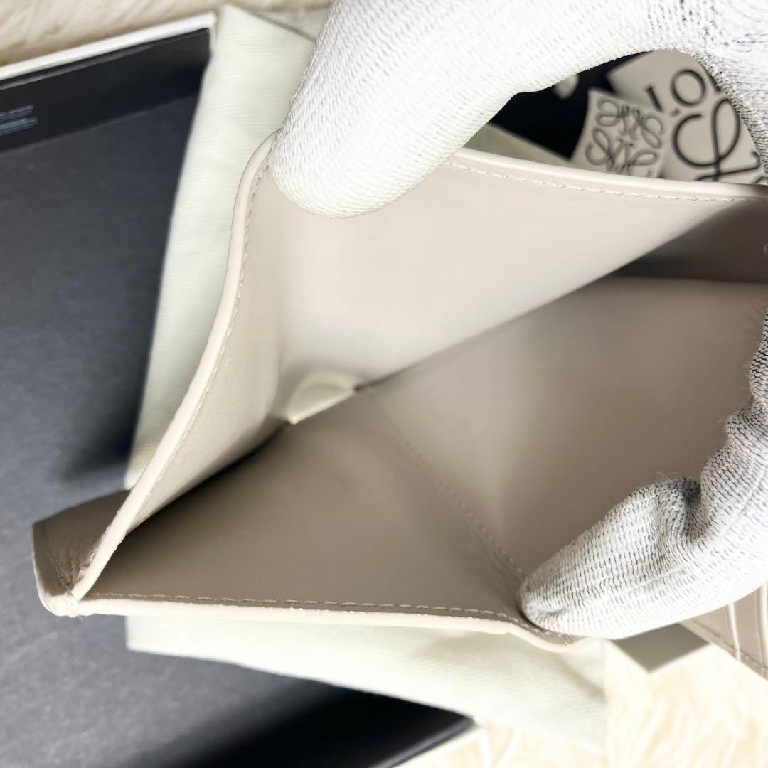 【未使用】 現行 LOEWE ロエベ トライフォールドウォレット アナグラム