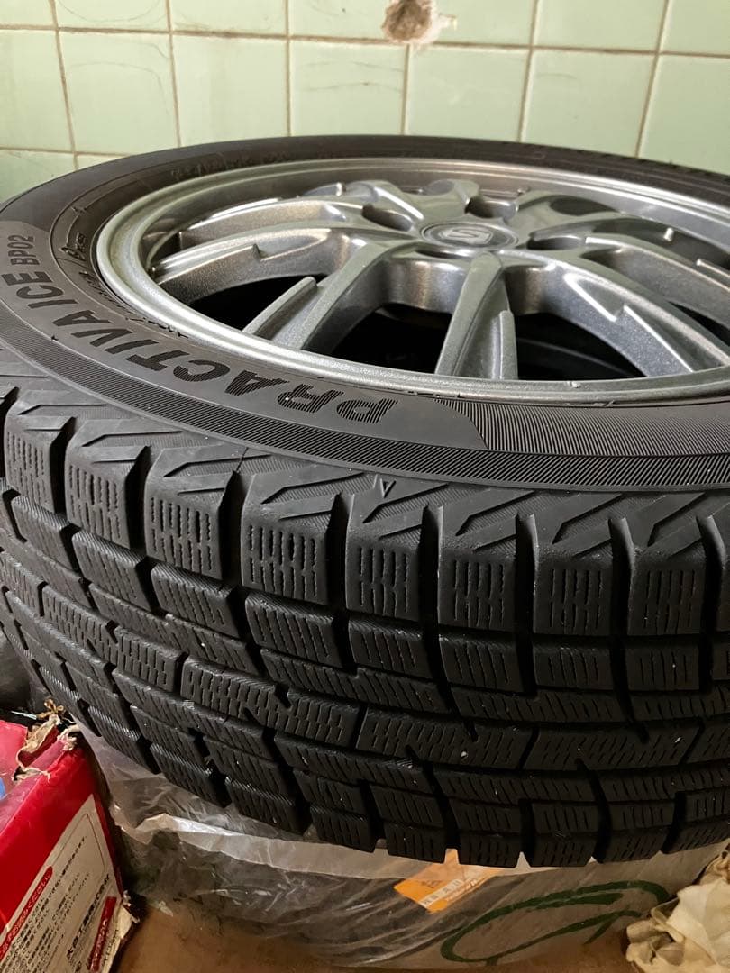 ホンダフィット用スタッドレスタイヤアルミホイール付き4本セット