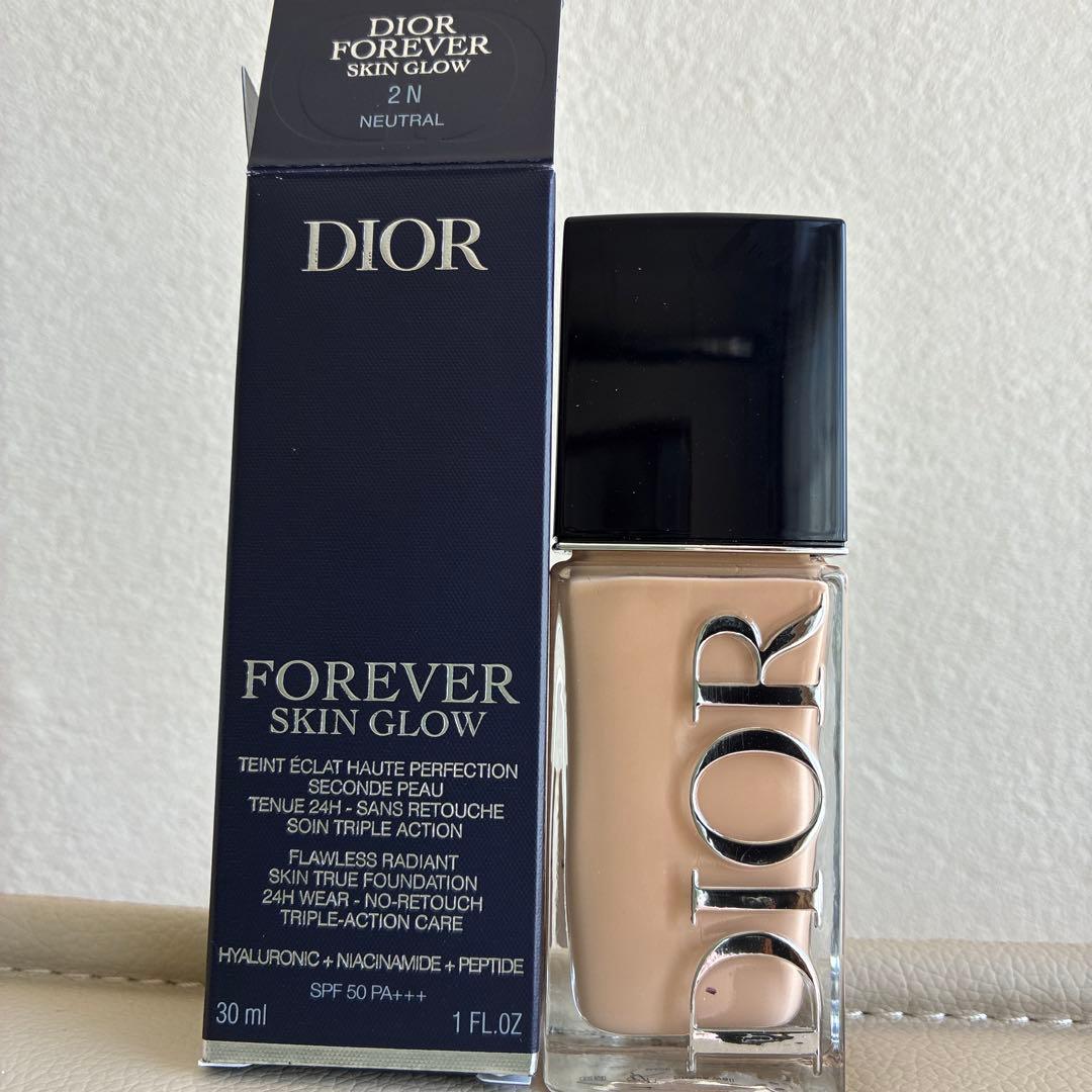 未使用に近いDior フルイドスキングロウ　　2N ニュートラルリキッドファンデ