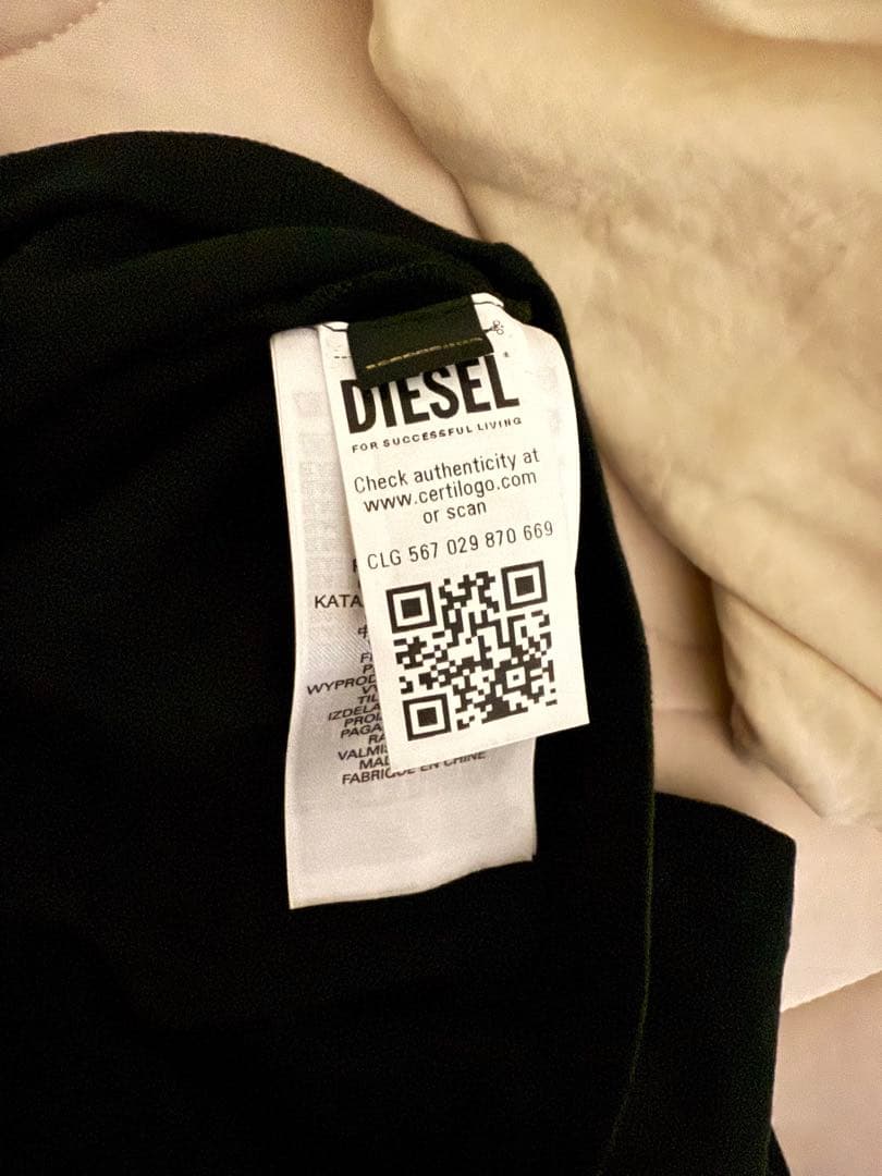 DIESEL ブラック Tシャツ s