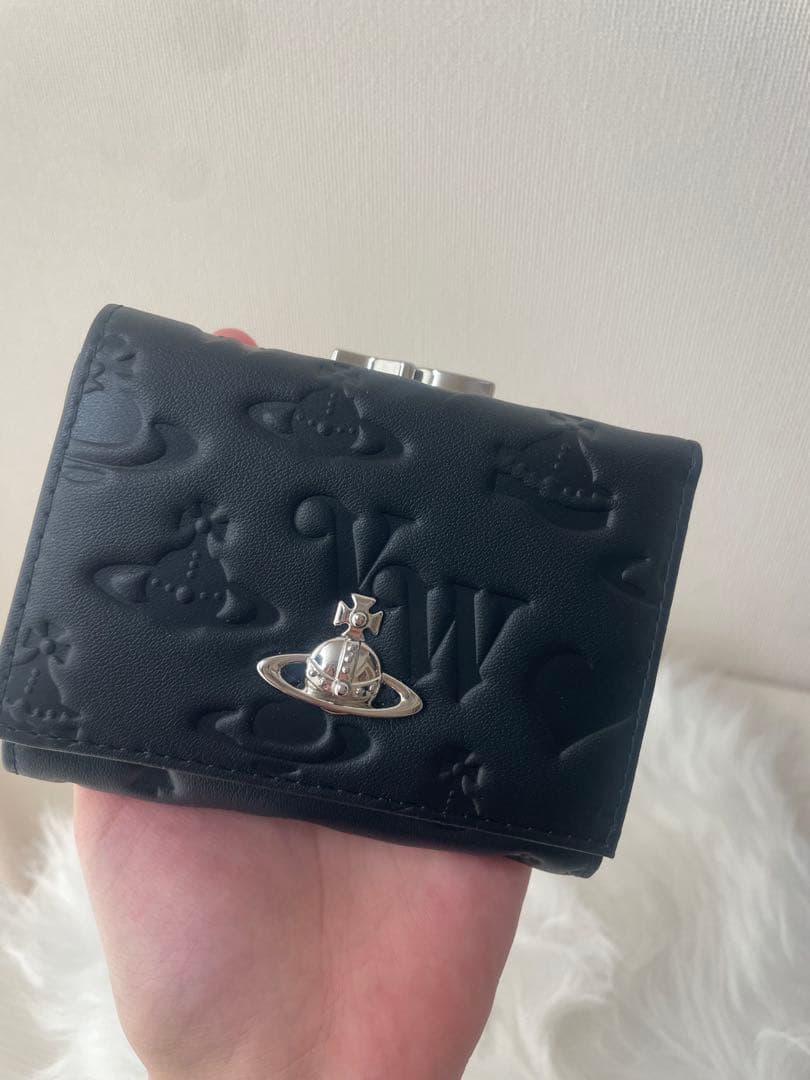 ブラック三つ折り財布
