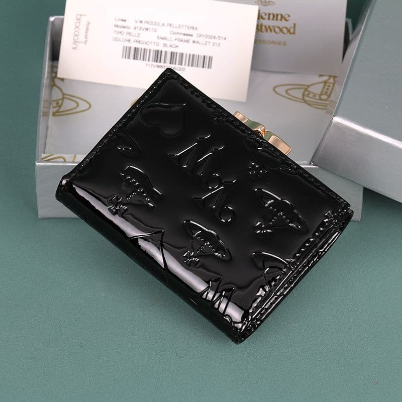 Vivienne Westwood ブラック三つ折り財布 ＃21136