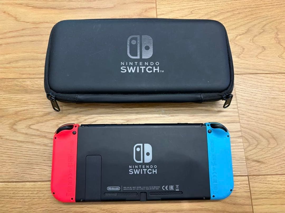 Nintendo Switch本体 Joy-Con ケース付き