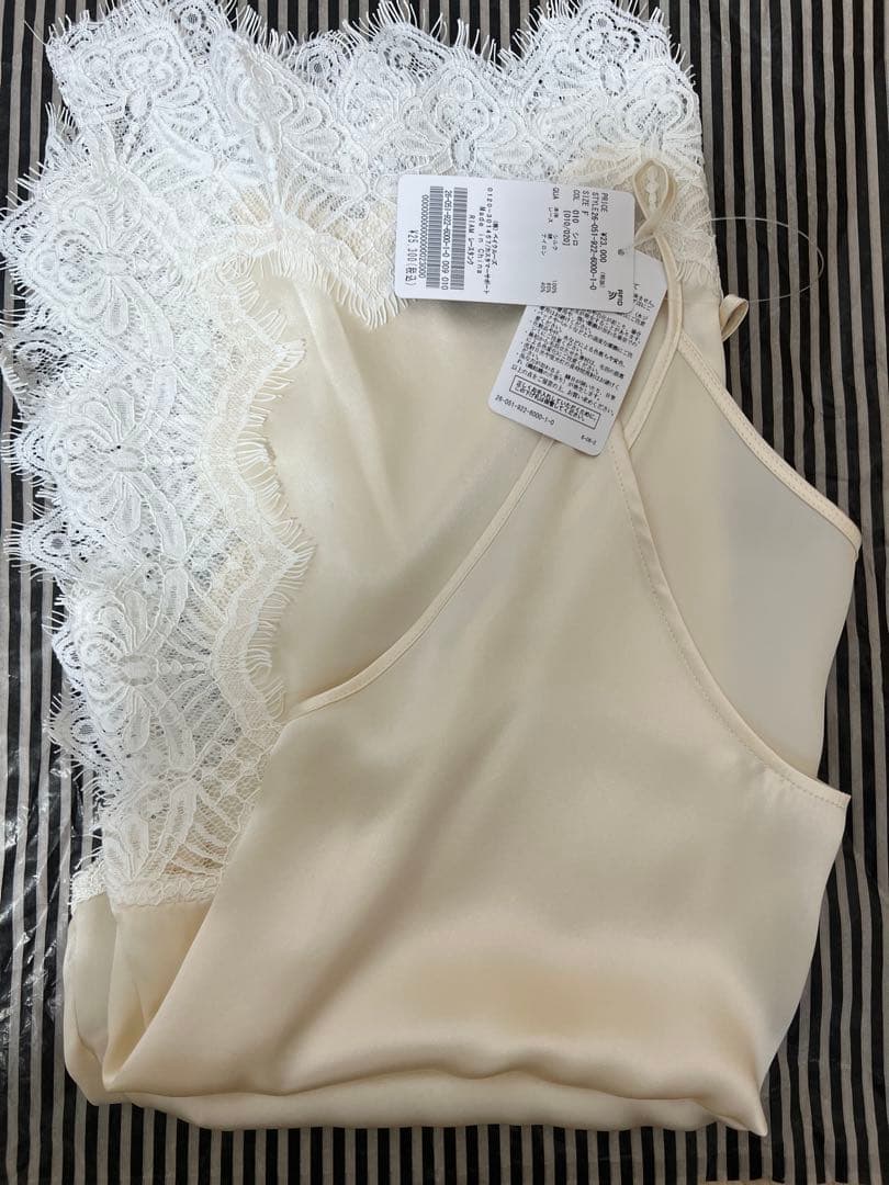 新品未使用　R’IAM レースタンク