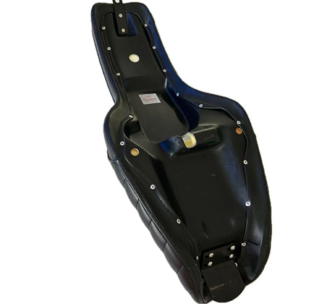 スポーツスター専用　コブラシート(タックロール)