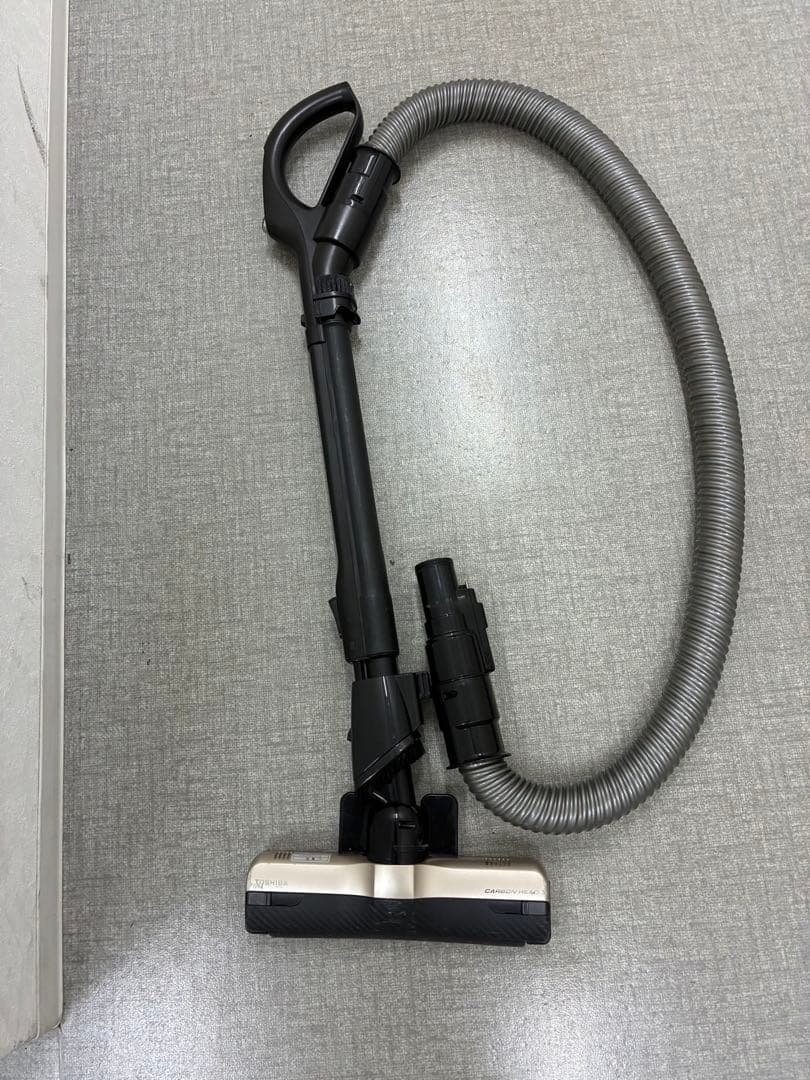東芝クリーナー、サイクロン式掃除機 シルバー/ブラック