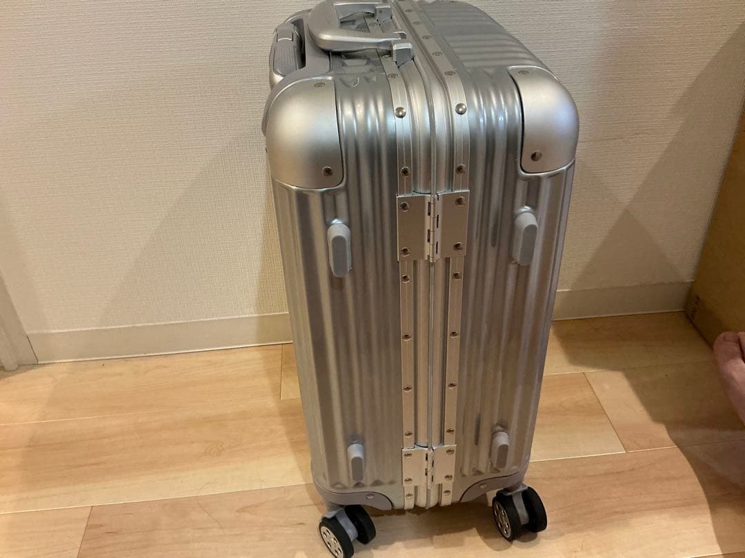 福岡市引取り限定　スーツケース Sサイズ 40L アルミフレーム シルバー