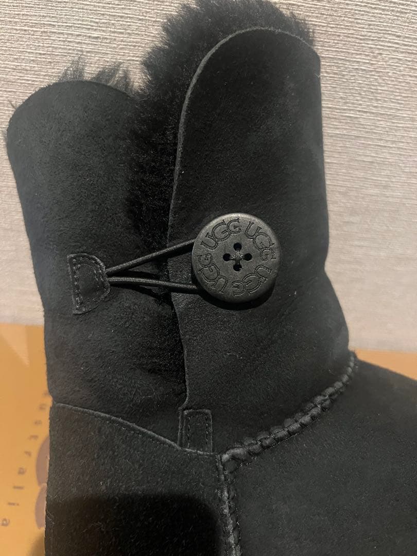 【美品】UGG W BAILEY BUTTON 24cm