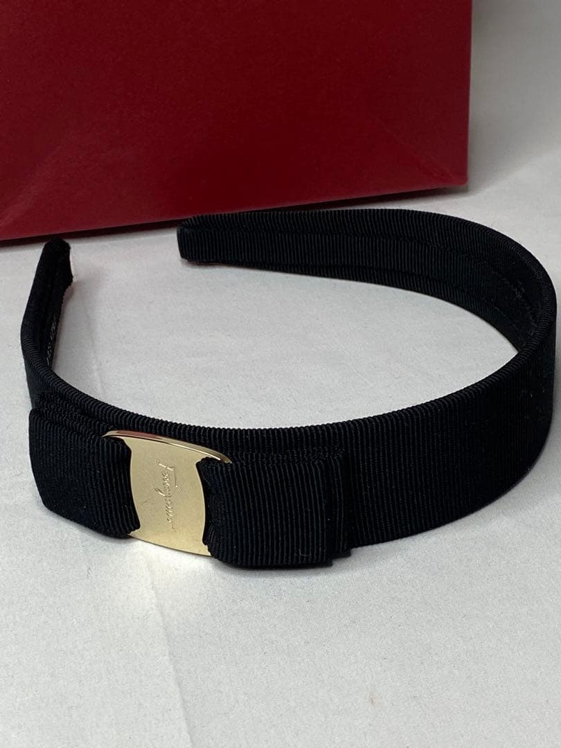 Salvatore Ferragamo フェラガモ カチューシャ 黒 使用頻度少
