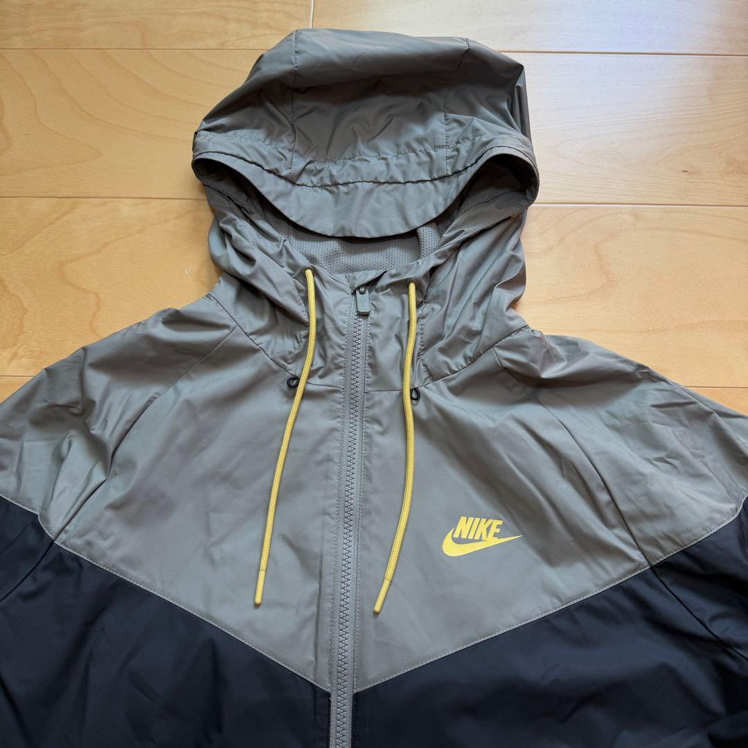 NIKEナイキ　ウィンドブレーカー　ウィンドランナー　上着　カーキ　黒　L 新品