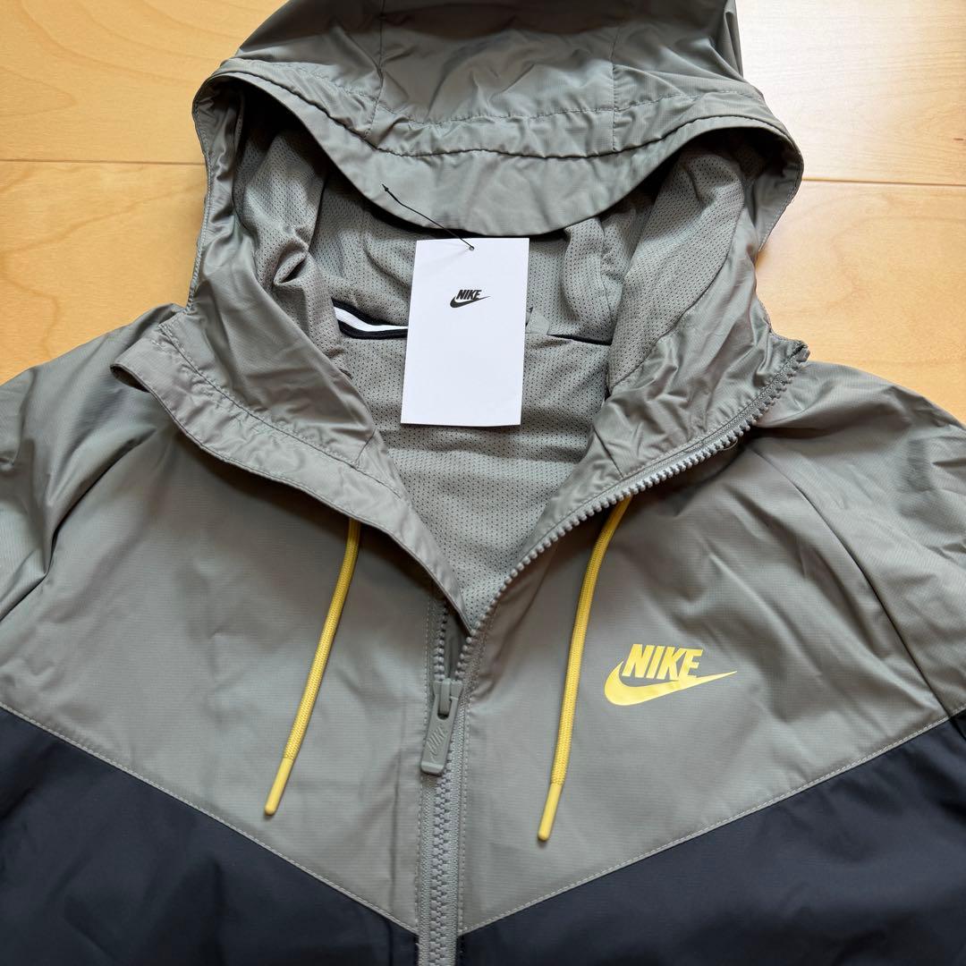 NIKEナイキ　ウィンドブレーカー　ウィンドランナー　上着　カーキ　黒　L 新品