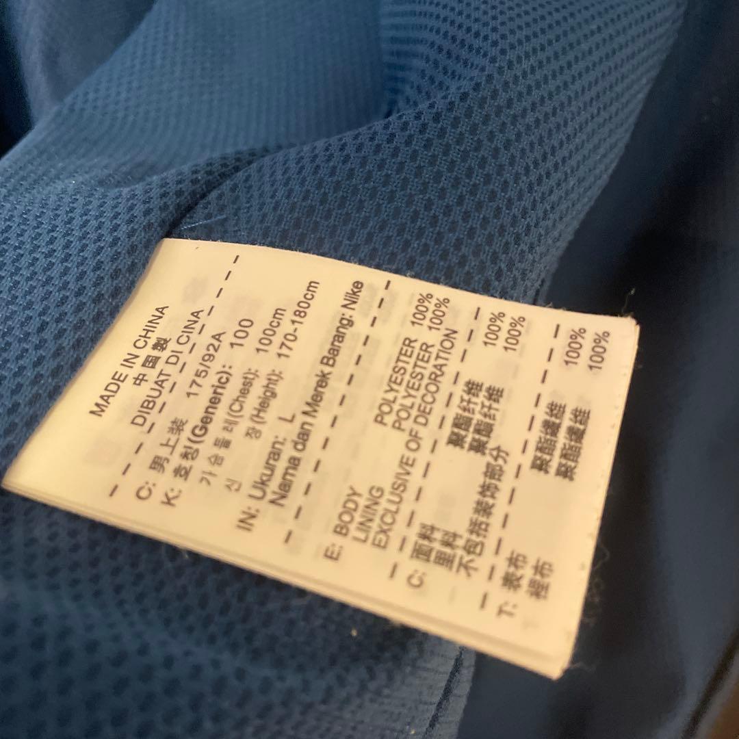 GYAKUSOU フード付きウィンドブレーカー