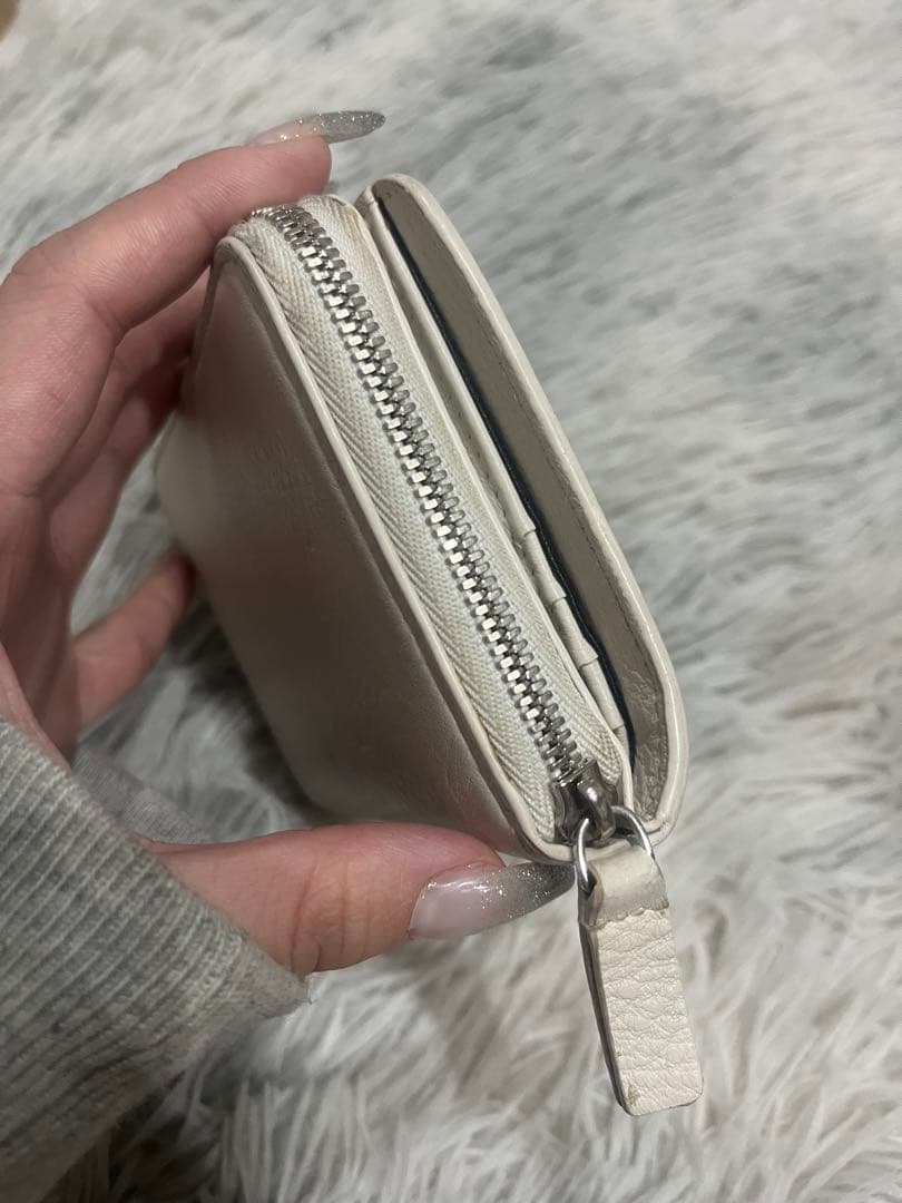 バレンシアガ　ファスナー　財布　ホワイト