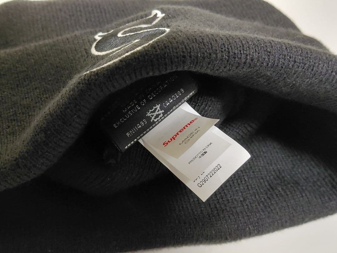 極美品　Supreme × New Era　ツノ S Logo　Beanie　黒