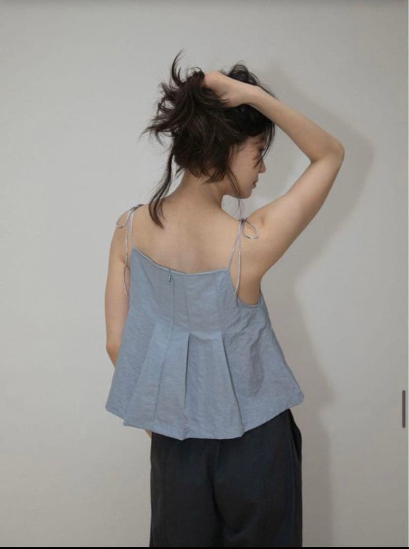 トップス sari