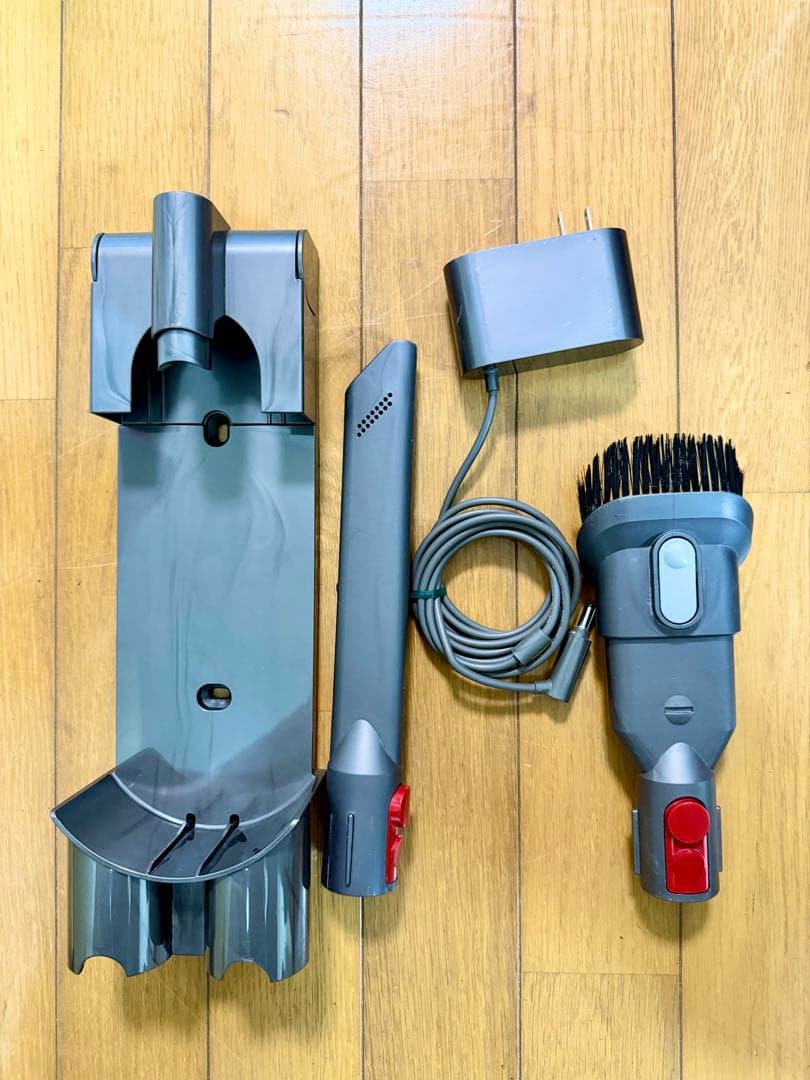 【美品】Dyson ダイソン V7 fluffy SV11 分解清掃済 付属品有