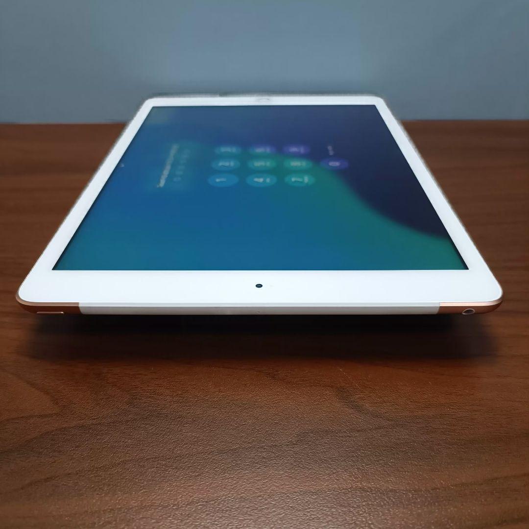 (美品) iPad 第7世代 WiFi Simフリー 32GB キーボード付き