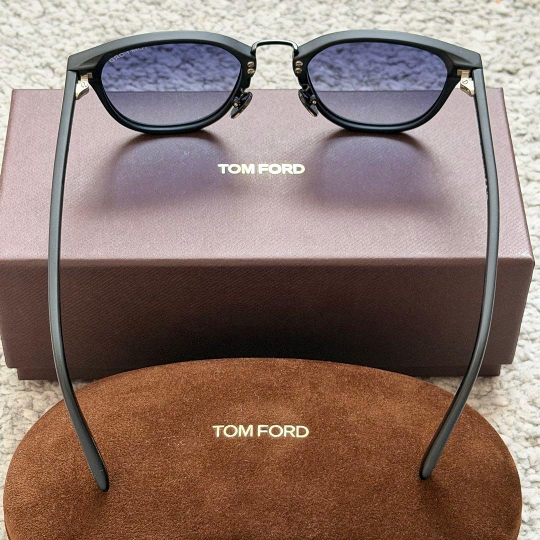 TOM FORD トムフォード TF1049D マットブラック