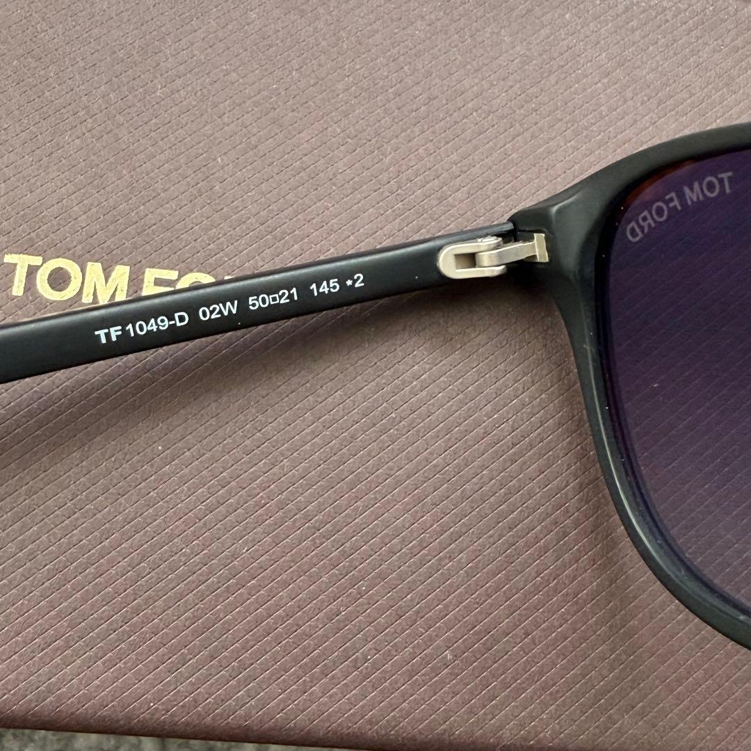 TOM FORD トムフォード TF1049D マットブラック