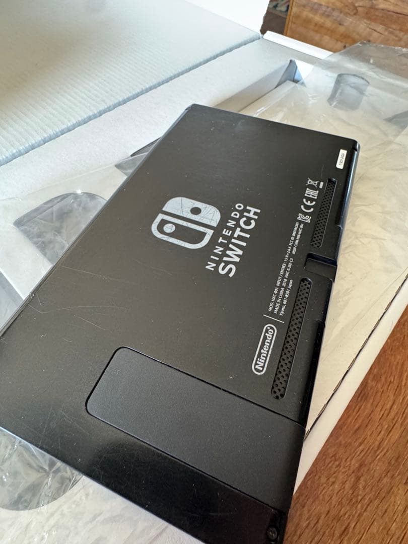 【動作確認済】【即配送可】Nintendo Switch 本体 + 付属品