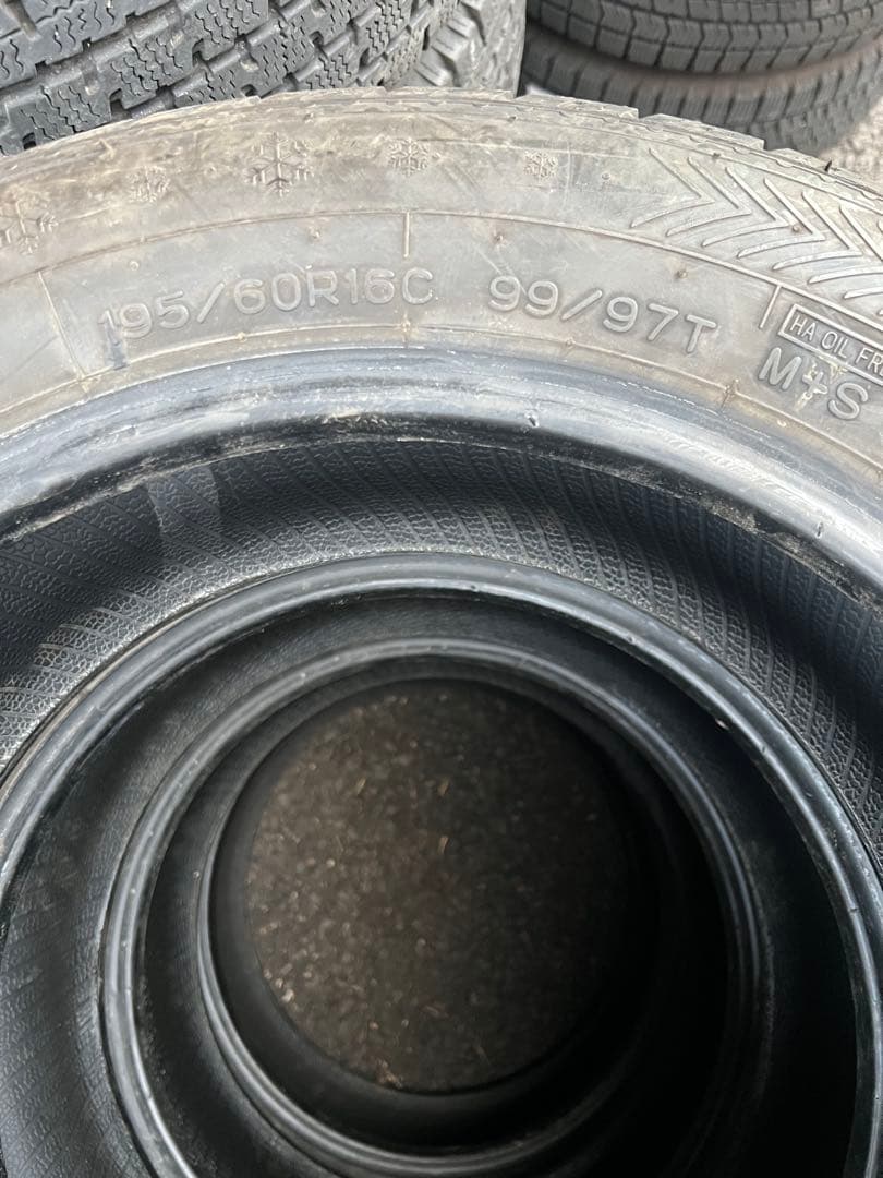 195/60R16,2018年,2本