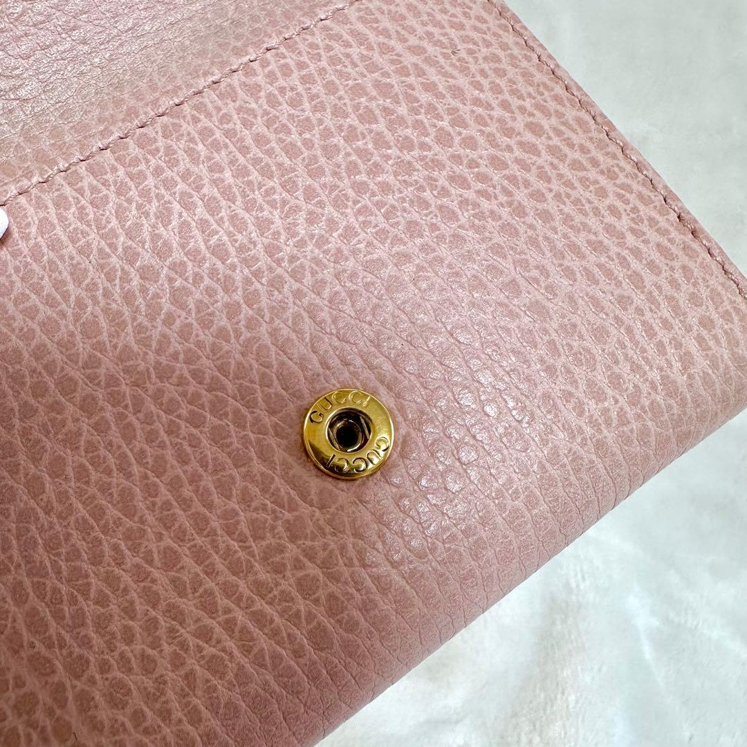 GUCCI ロゴ ピンクレザー三つ折り財布