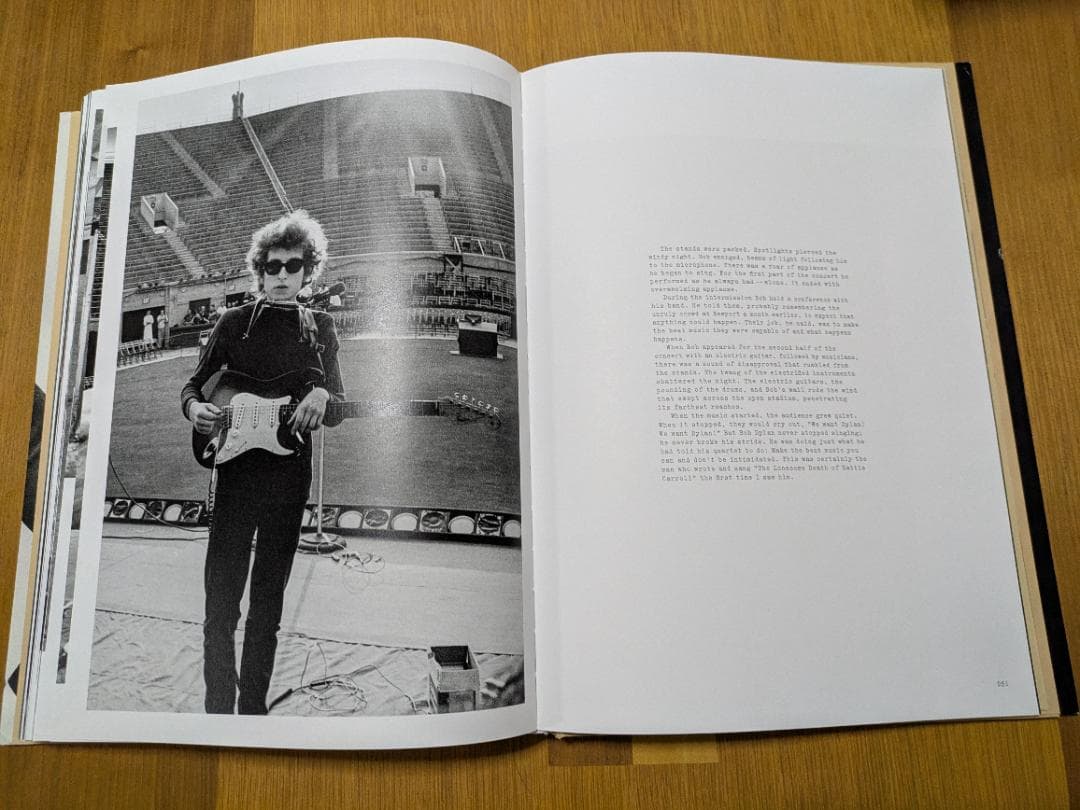 アート・デザイン・音楽 'bob dylan: a year and a day'