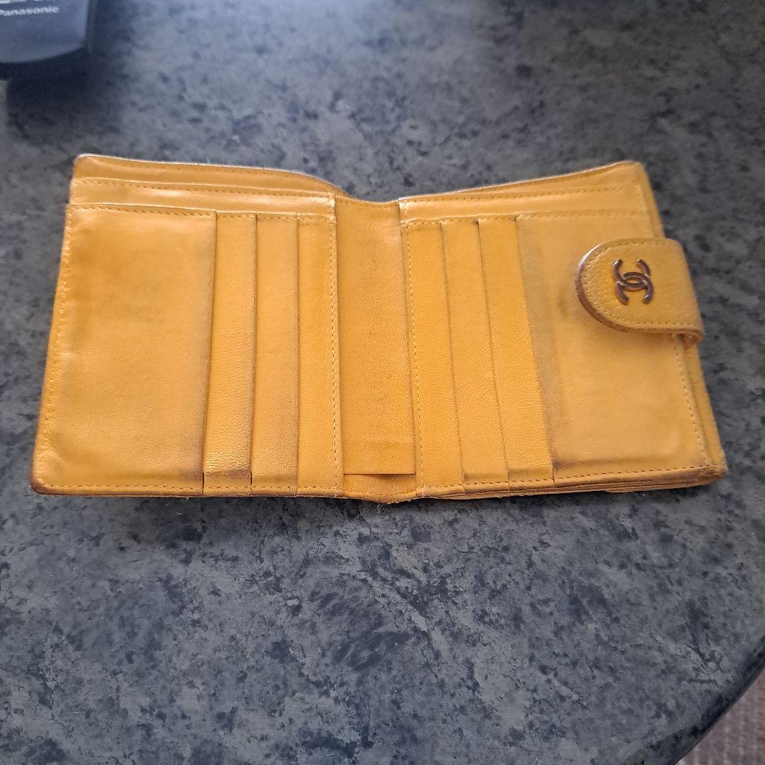 も*ゃ様 CHANEL イエロー 二つ折り財布
