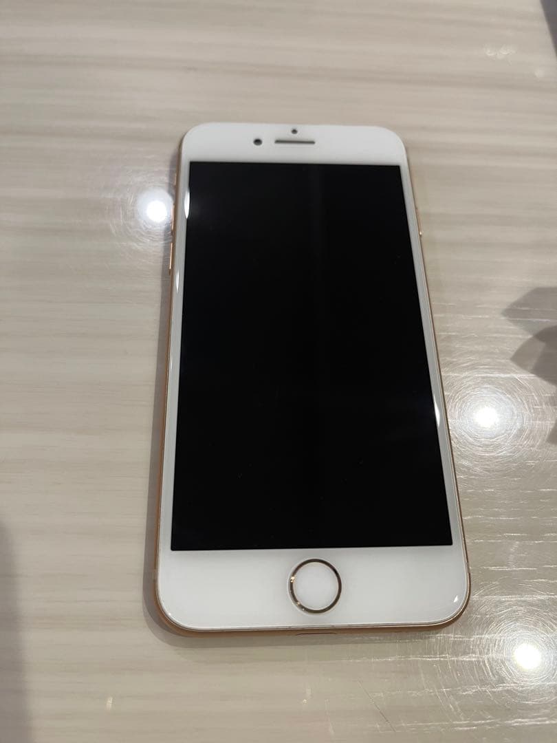 Apple iPhone 8 ゴールド 本体　64GB