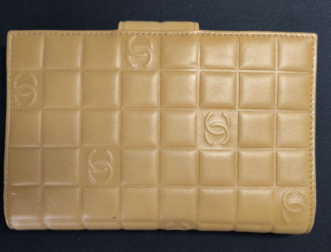 CHANEL 二つ折り財布 ベージュ キルティング
