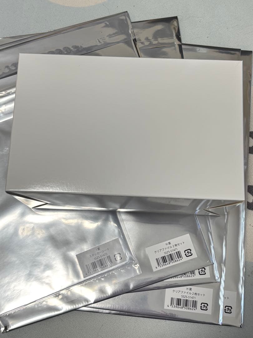 レトルトくじ　レトカニ　ルームライト　他クリアファイル