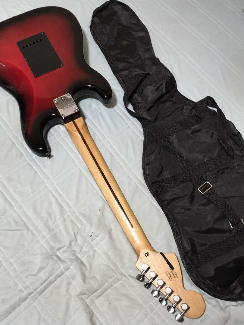 Squier スクワイヤー ストラト standard メイプル指板 ケース付