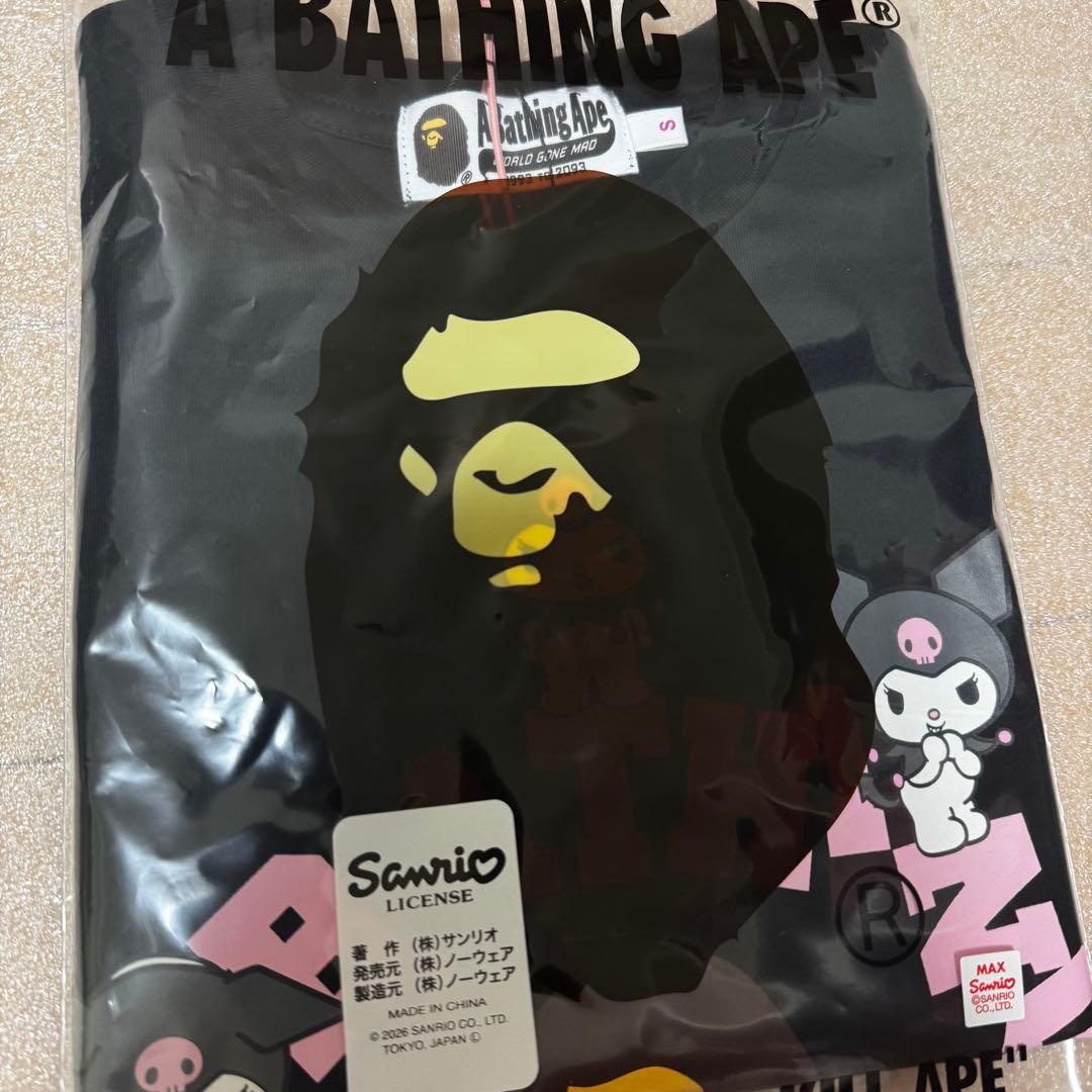 BAPE X KUROMI COLLEGE MINI TEE 黒　Sサイズ