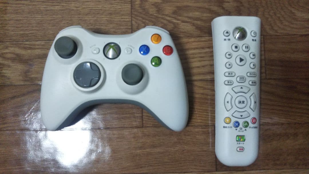 XBOX360(20GB)、ソフト(6本)、記録メディア、単三電池(4本)セット
