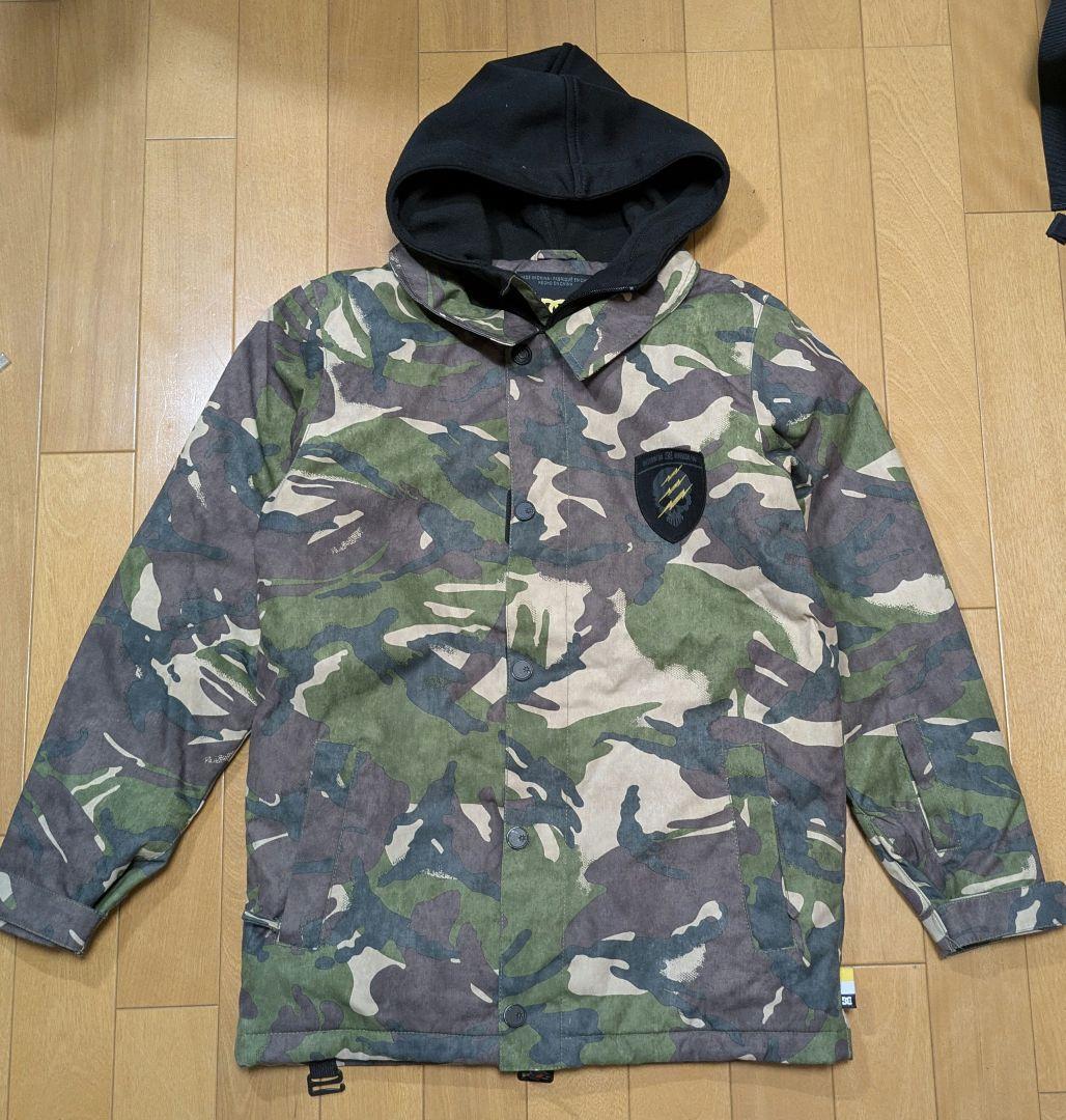 DC SHOES キッズ スノーボードウェア上下セット　120-140cm