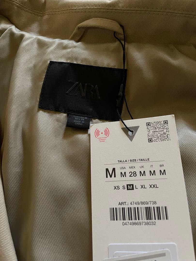 く*ん様 タグ付き新品★ZARAのショートバルーントレンチコート★Mサイズ★コム
