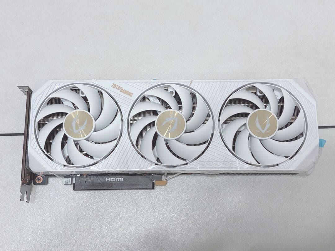グラフィックボード・グラボ・ビデオカード ZOTAC RTX 5070 AMP White Edition