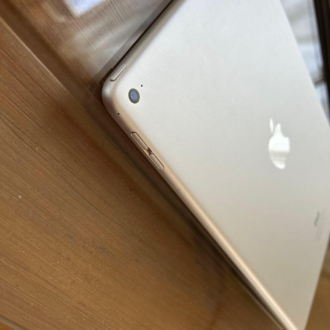 Apple iPad Air 2 Wi-Fiモデル 32GB MNV62J/A