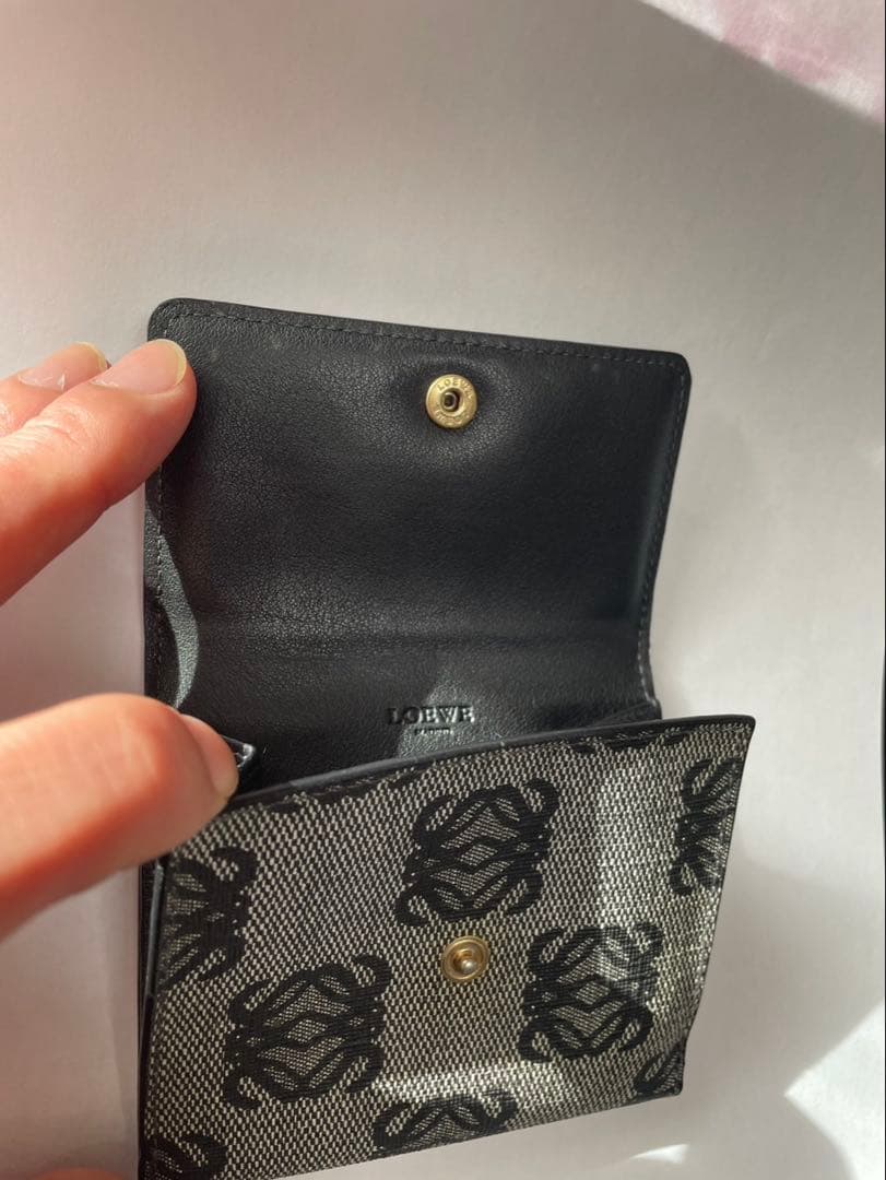 美品⭐︎ロエベ二つ折り財布