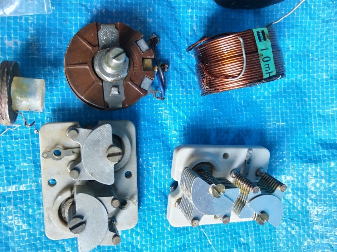 無線機ラジオ真空管アンプなどの部品ジャンク品の出品です。