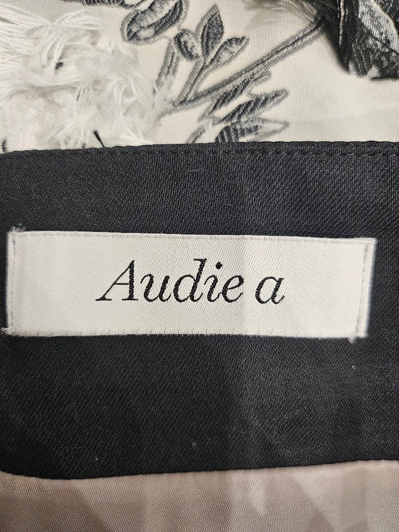 Audie a Muses フラワージャガードスカート