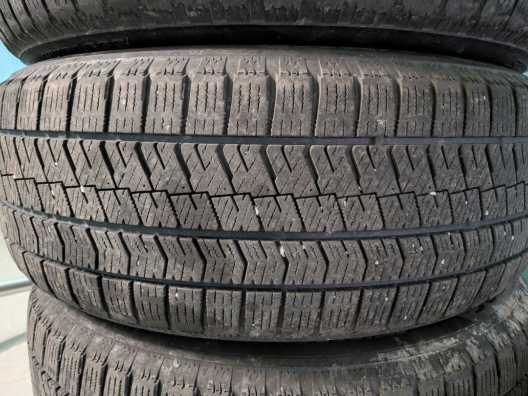 スタッドレスタイヤ 215/60R17 4本セット　VRX2 タイヤのみ