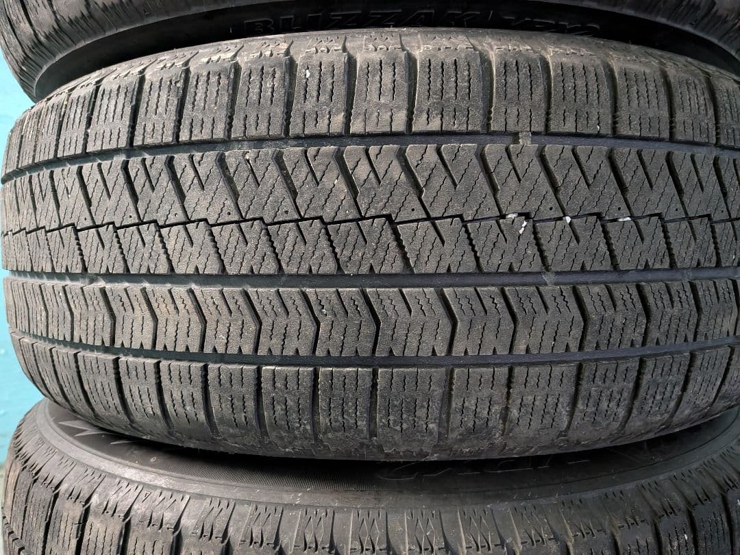 スタッドレスタイヤ 215/60R17 4本セット　VRX2 タイヤのみ