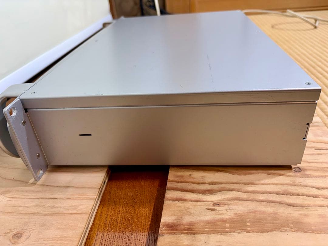 送料込み　Behringer NU6000 パワーアンプ6000W 動作品