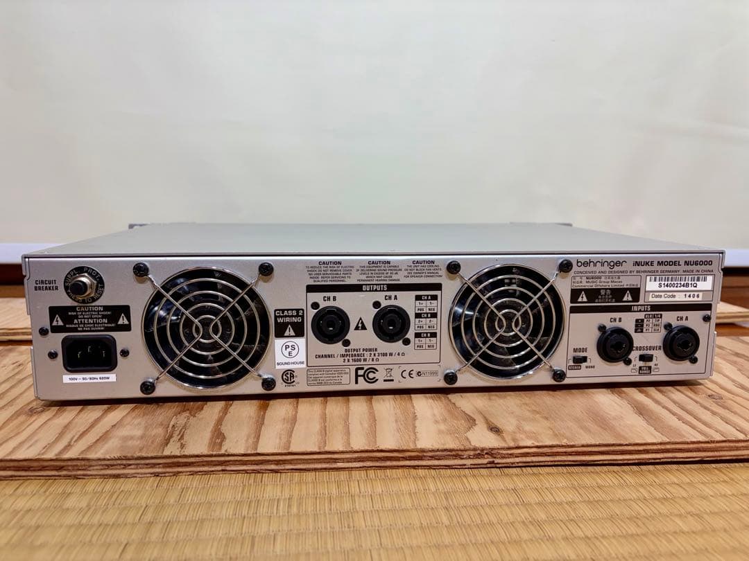 送料込み　Behringer NU6000 パワーアンプ6000W 動作品